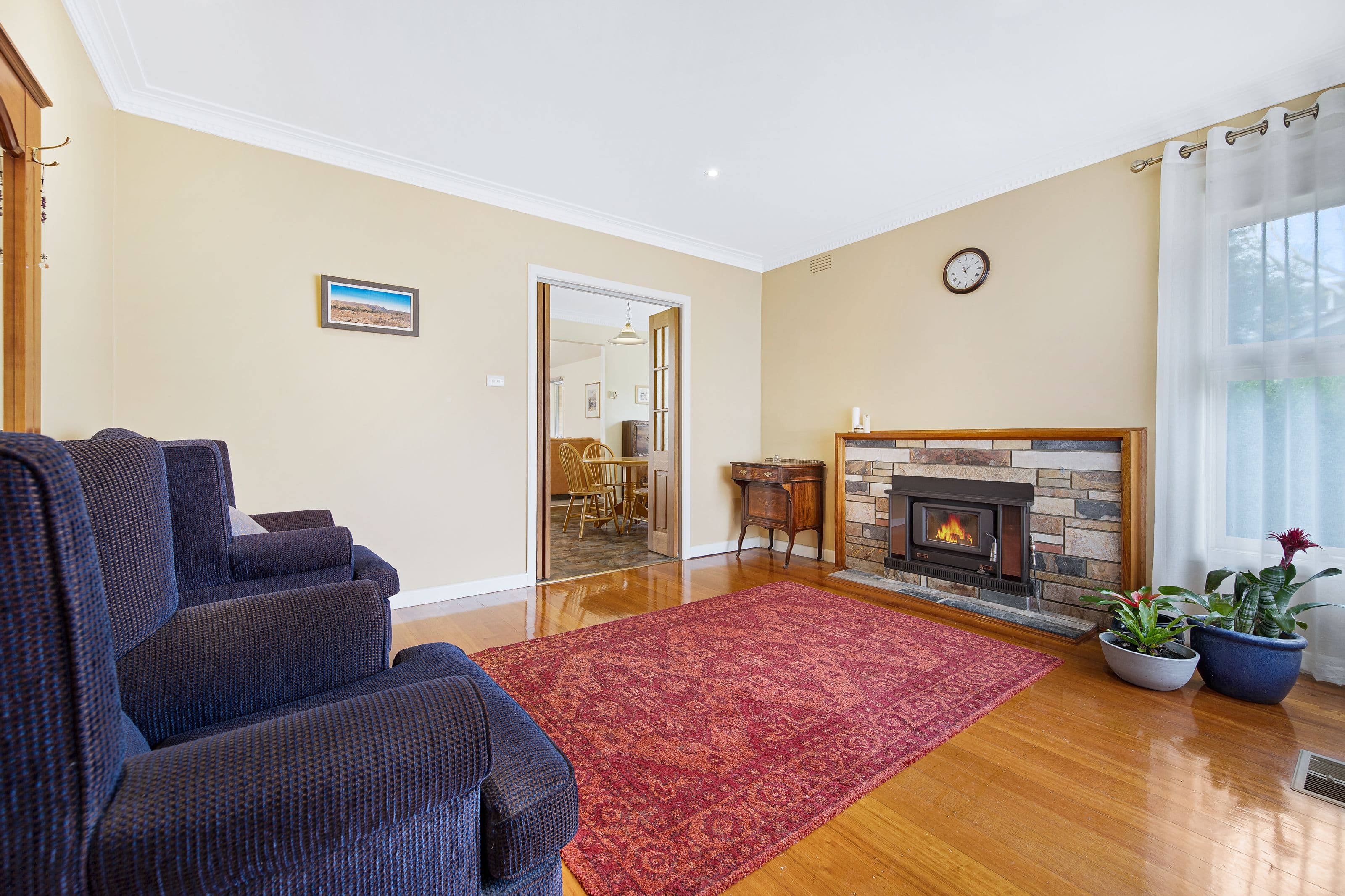 12 Jeffrey Street, Mount Waverley VIC 3149, Mount Waverley - Thumbnail 2