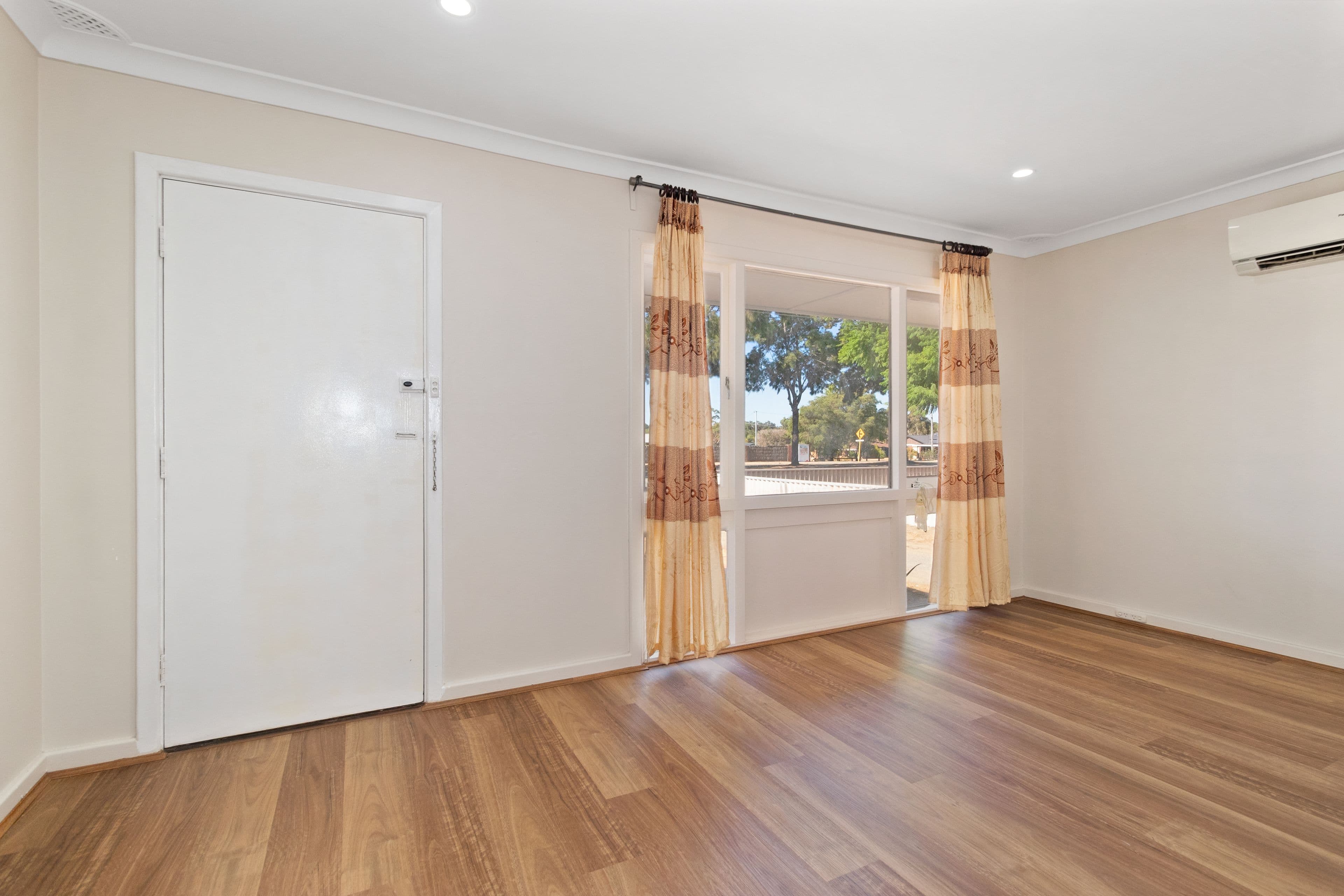 144 Marangaroo Drive, Girrawheen WA 6064, Girrawheen - Thumbnail 5