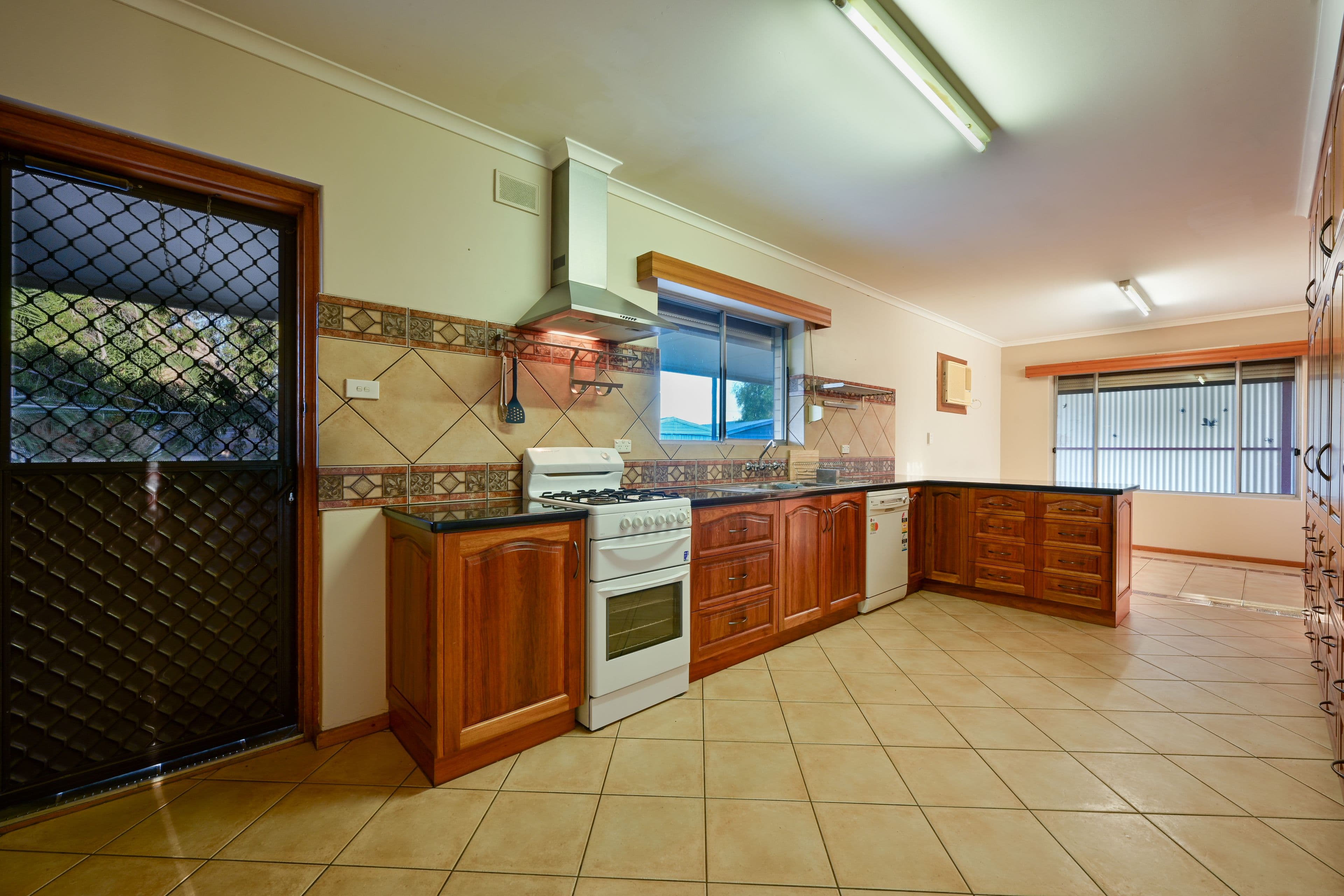 70 Carlton Parade, Port Augusta SA 5700, Port Augusta - Thumbnail 4