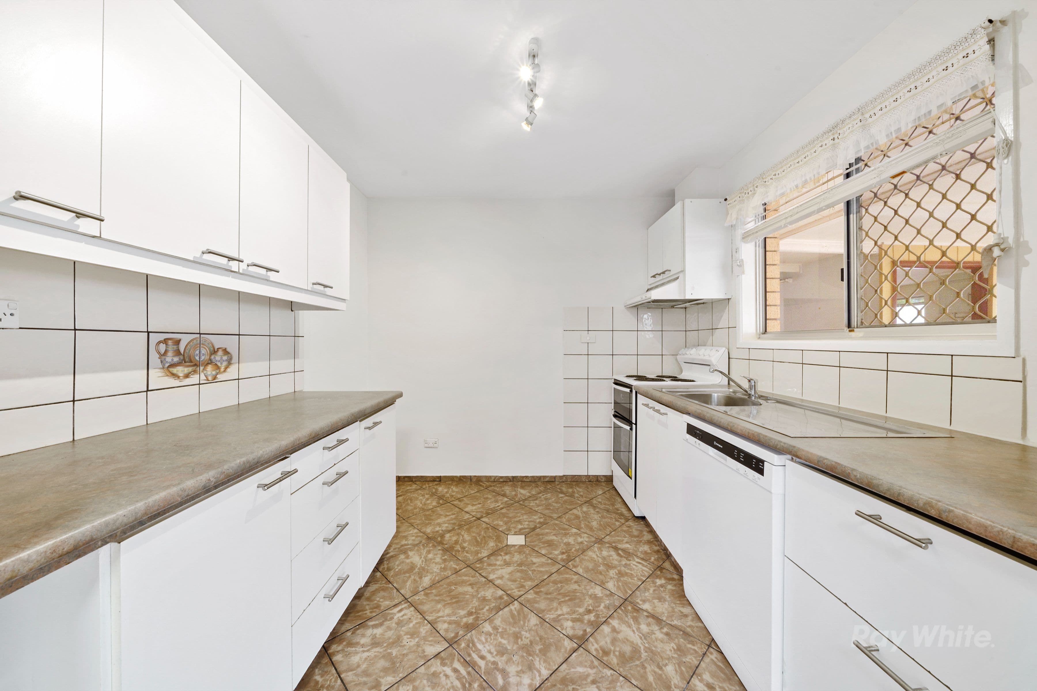 819 Wembley Road, Browns Plains QLD 4118, Browns Plains - Thumbnail 5