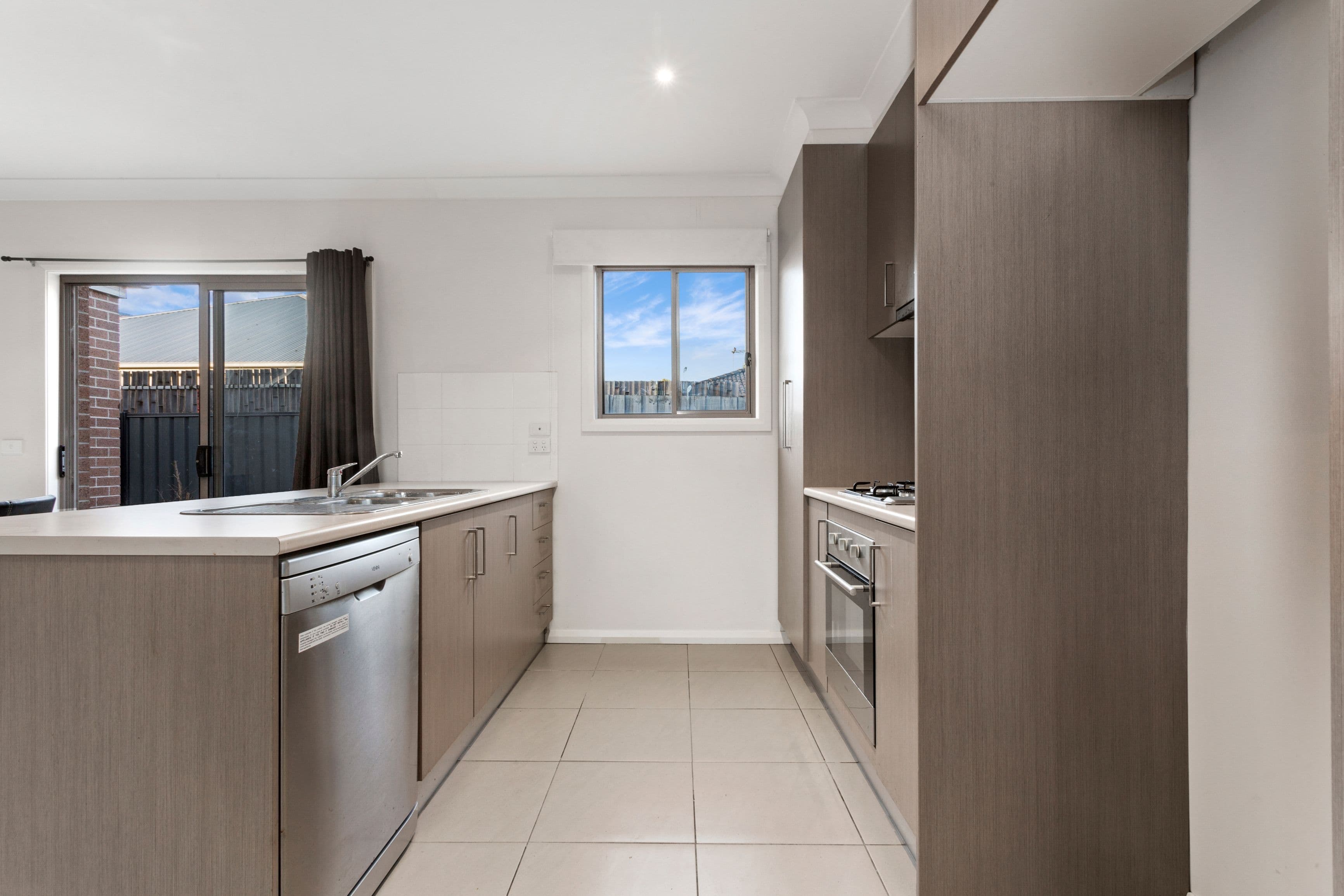 63 Craigmoor Crescent, Mernda VIC 3754, Mernda - Thumbnail 4