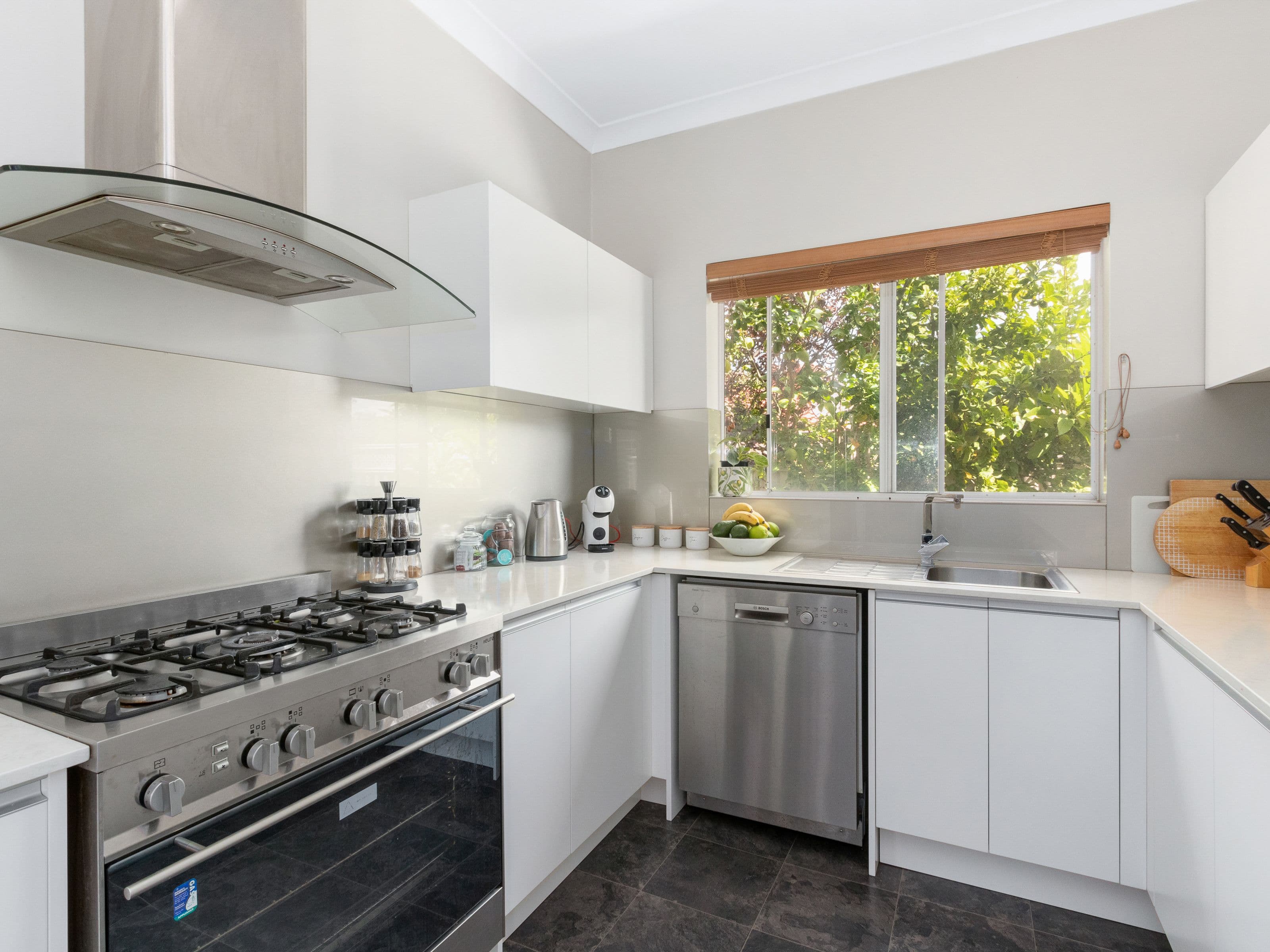 8 Bickley Crescent, Manning WA 6152, Manning - Thumbnail 7