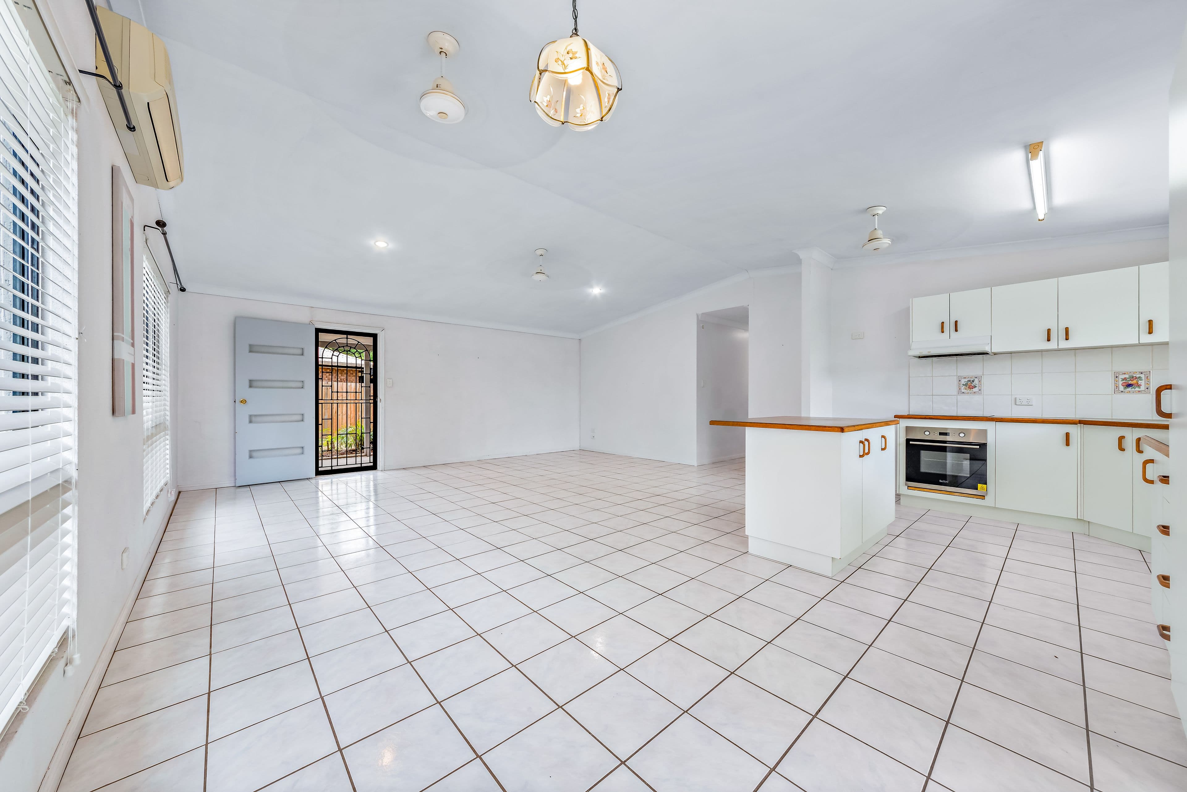 12 Catherine Crescent, Jubilee Pocket QLD 4802, Jubilee Pocket - Thumbnail 3