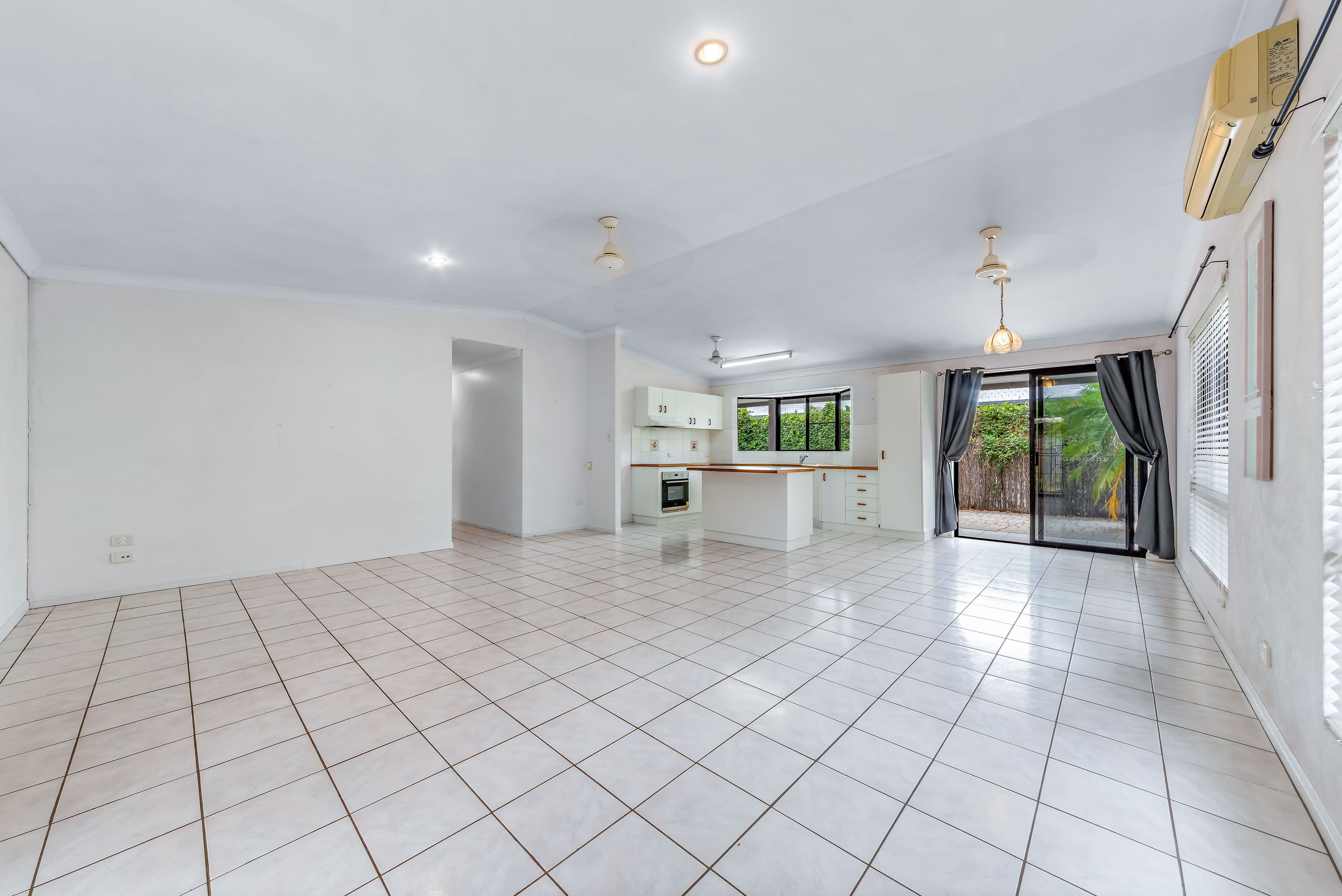 12 Catherine Crescent, Jubilee Pocket QLD 4802, Jubilee Pocket - Thumbnail 4