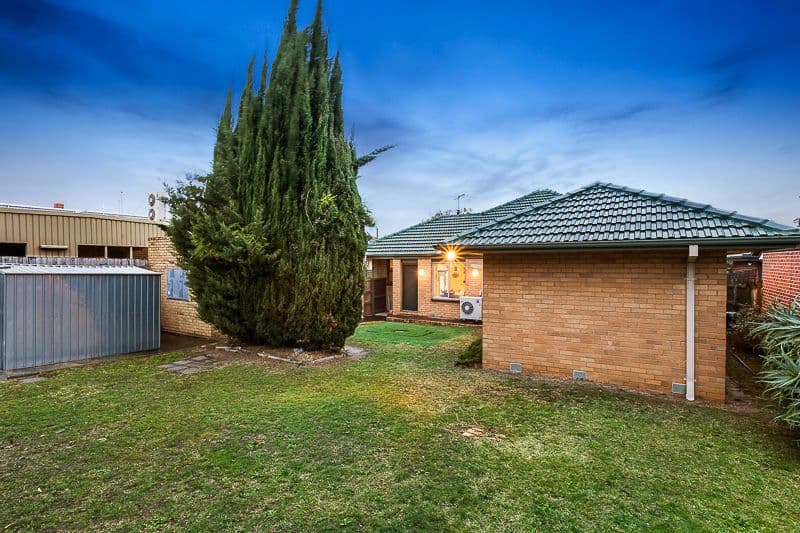 17 Mountain Crescent, Mulgrave VIC 3170, Mulgrave - Thumbnail 2