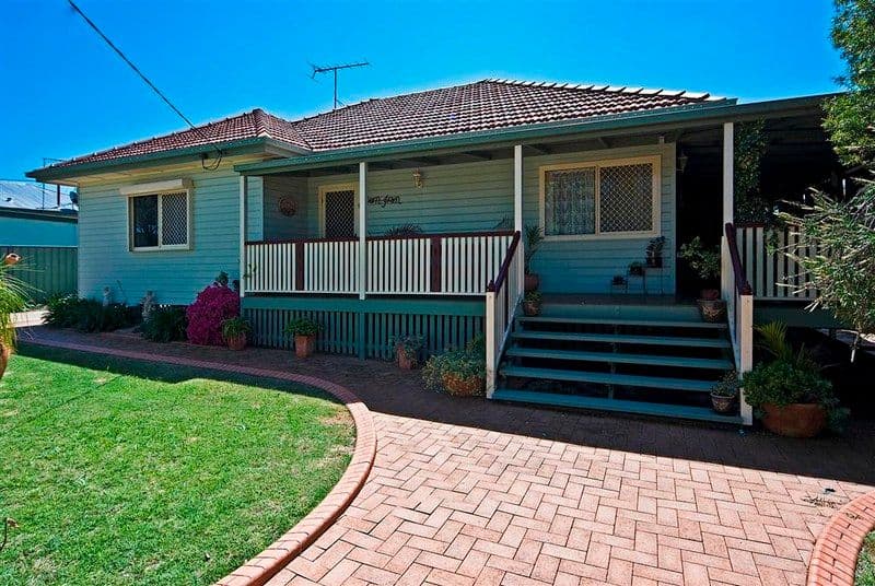 17 Edith Street, NEWTOWN QLD 4350, Newtown - Thumbnail 2