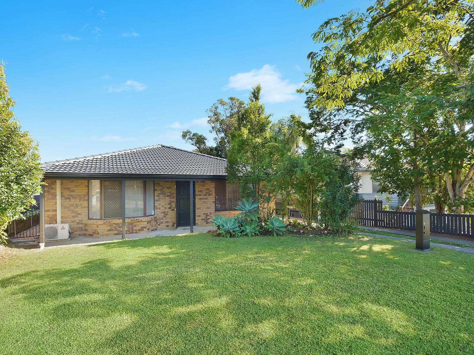 17 Tabulam Drive, Ferny Hills QLD 4055, Ferny Hills - Thumbnail 2