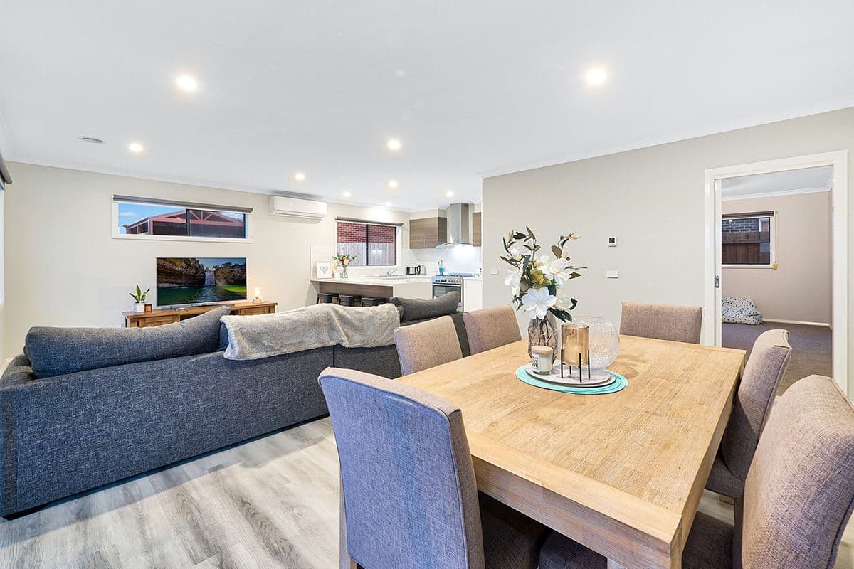 5 Pedro Street, Clyde North VIC 3978, Clyde North - Thumbnail 4