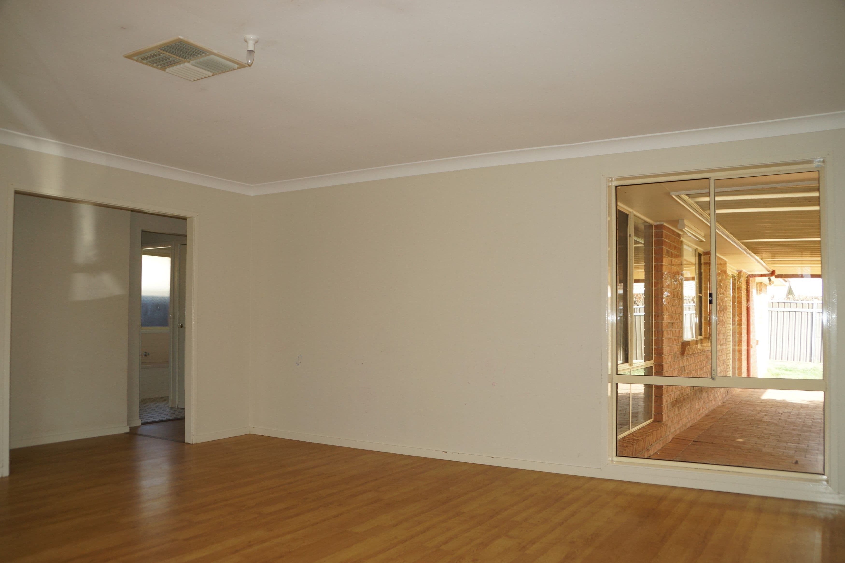 10 Jacqueline Drive, Dubbo - Thumbnail 4
