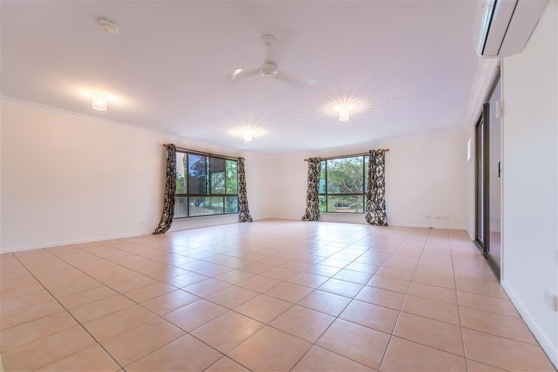 4 Iowa Court, OXENFORD QLD 4210, Oxenford - Thumbnail 4