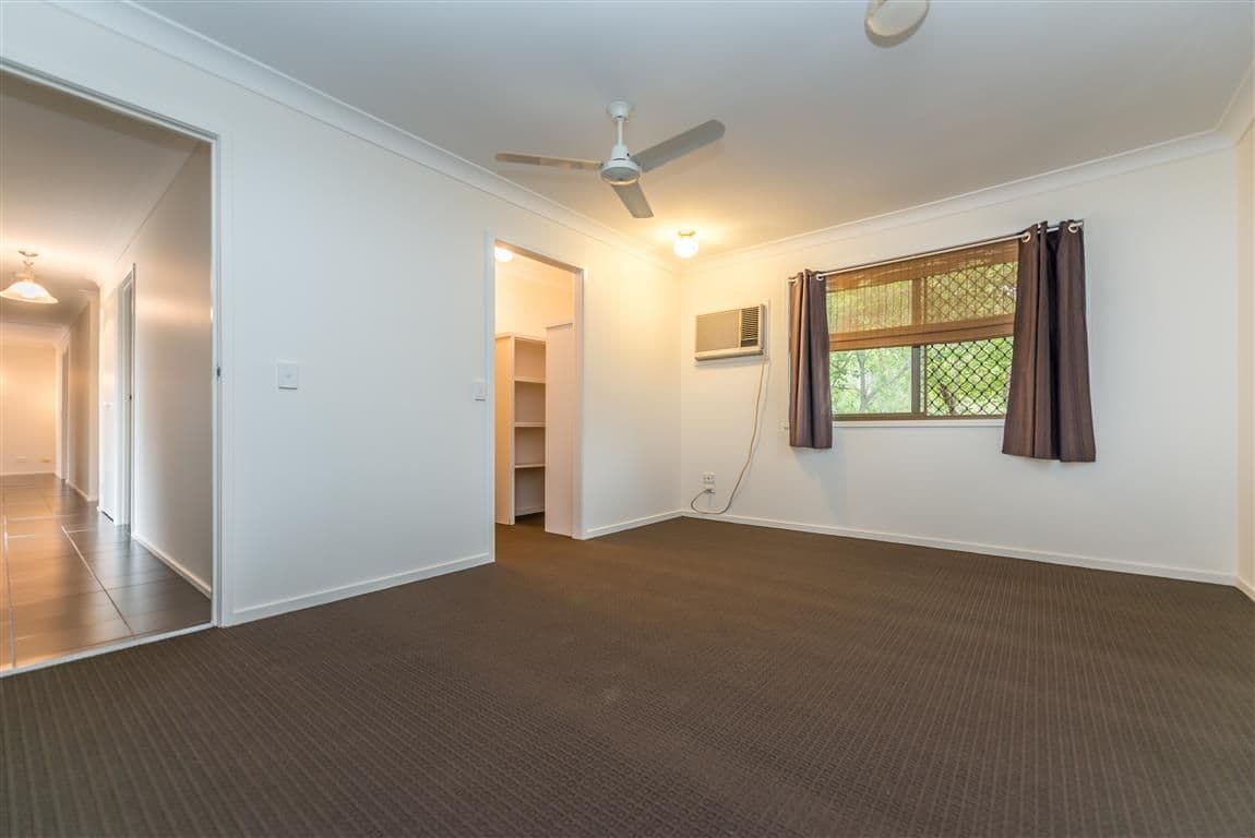 4 Iowa Court, OXENFORD QLD 4210, Oxenford - Thumbnail 5