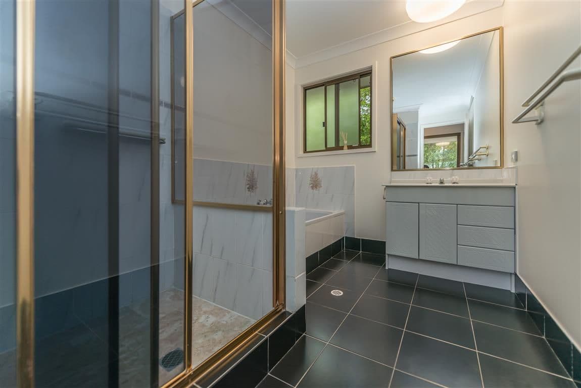 4 Iowa Court, OXENFORD QLD 4210, Oxenford - Thumbnail 6