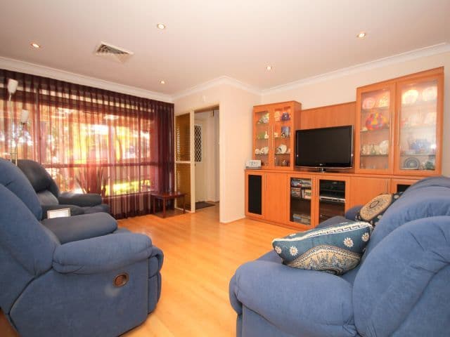 117 Flinders Road, GEORGES HALL NSW 2198, Georges Hall - Thumbnail 2