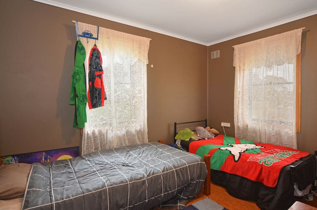 8 Messenger Road, Barrack Heights - Thumbnail 7