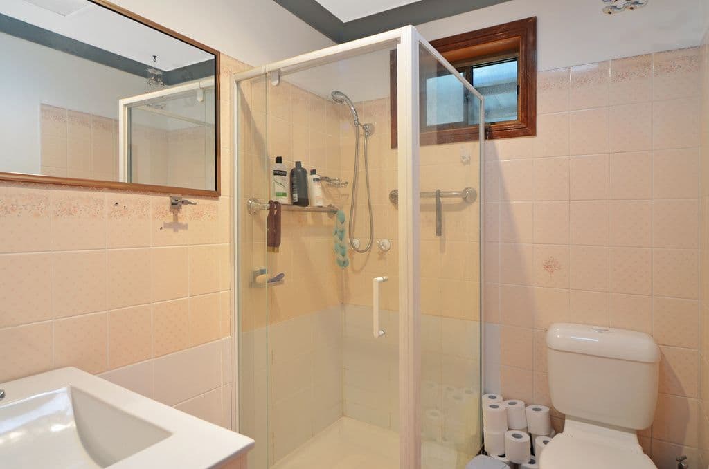 8 Messenger Road, Barrack Heights - Thumbnail 8
