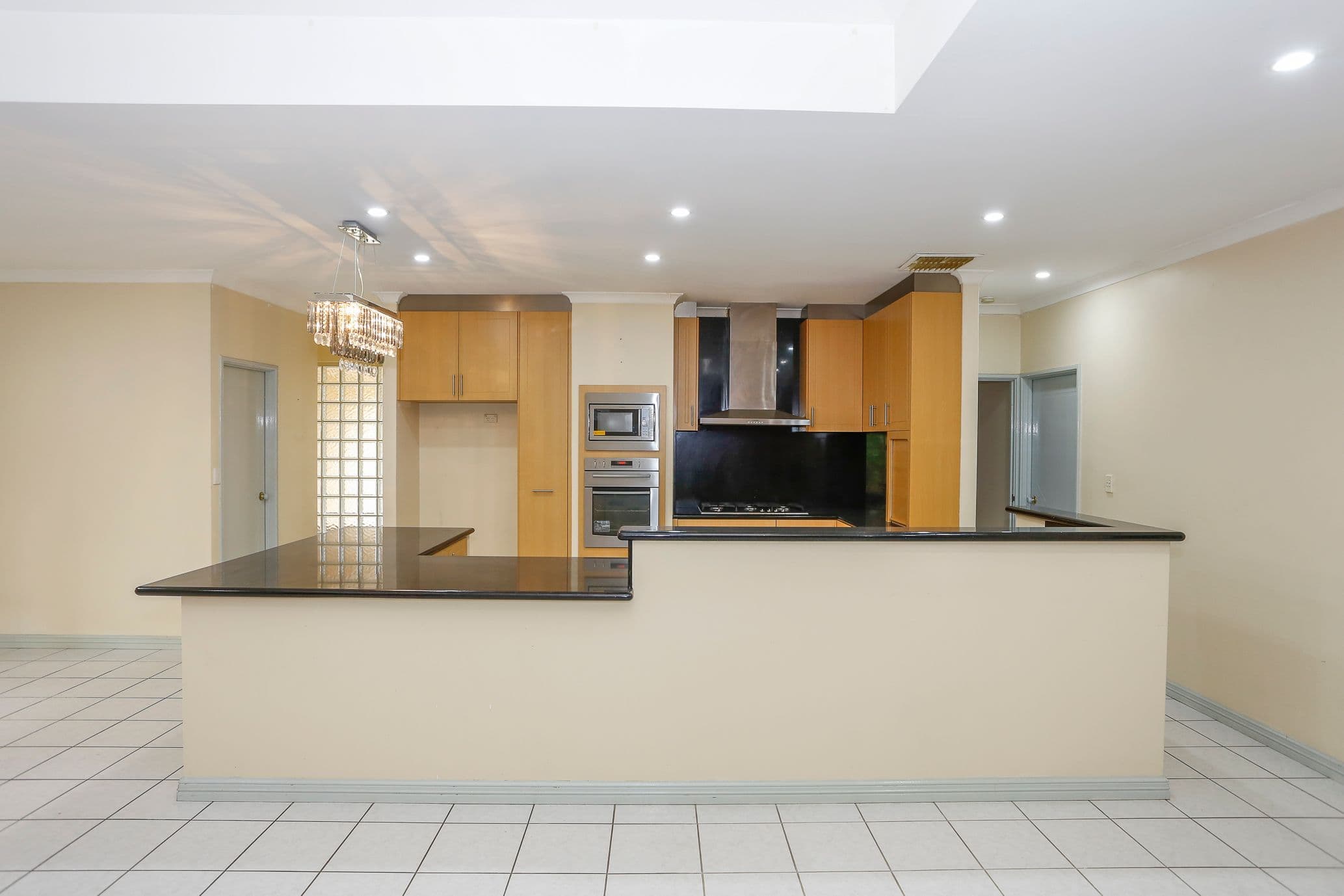 352 Summerlakes Parade, Ballajura WA 6066, Ballajura - Thumbnail 3