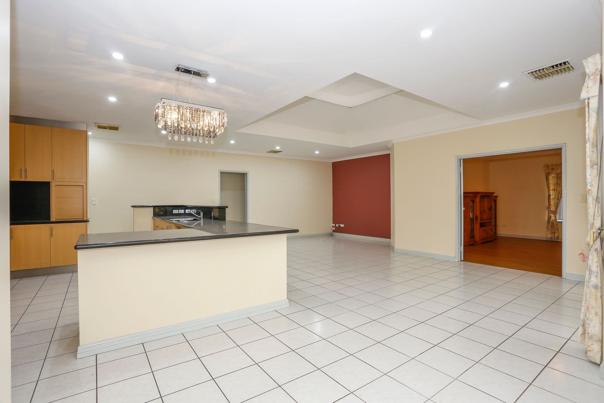 352 Summerlakes Parade, Ballajura WA 6066, Ballajura - Thumbnail 5