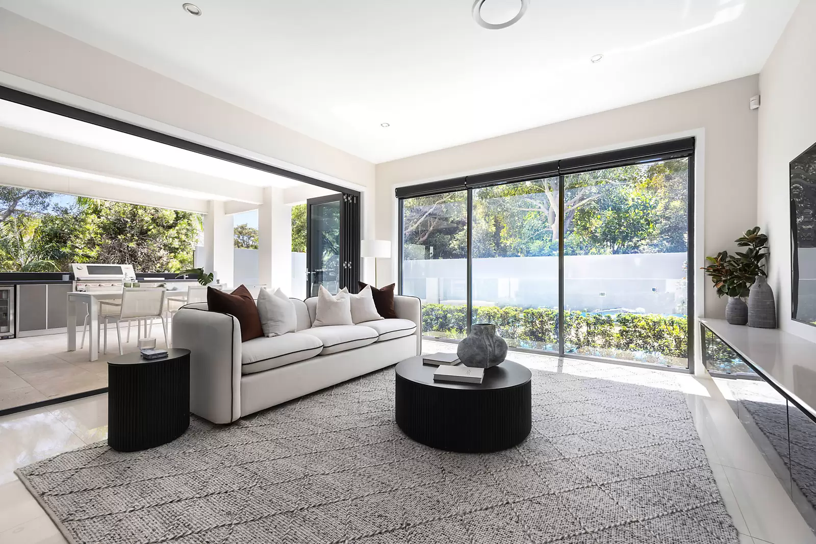 3/102 Kirribilli Avenue, Indooroopilly - Thumbnail 2