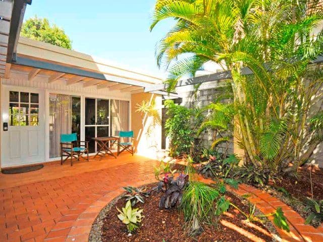 16 Santa Monica Road, MIAMI QLD 4220, Miami - Thumbnail 3