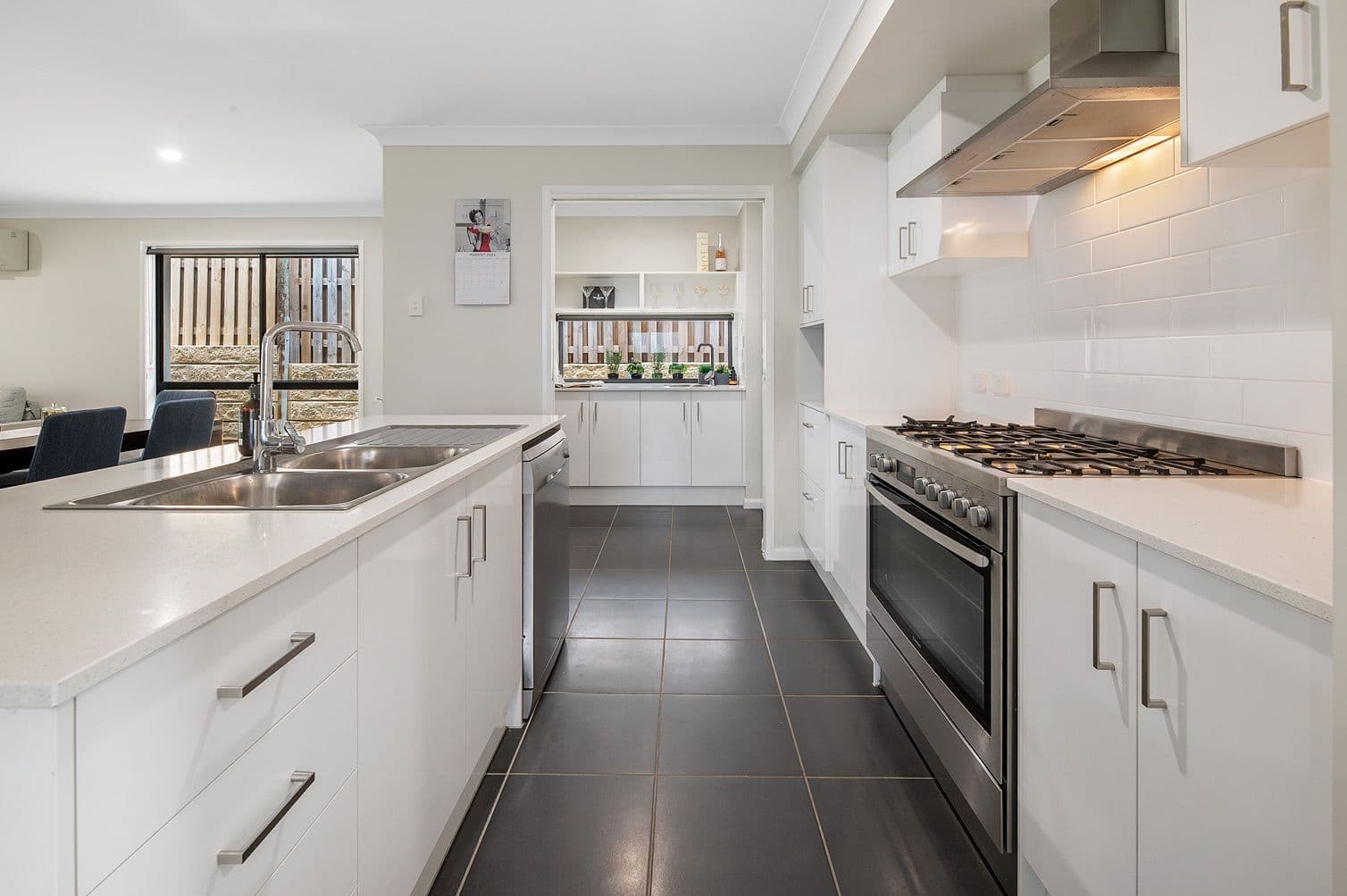 10 Beilby Crescent, Pimpama QLD 4209, Pimpama - Thumbnail 2