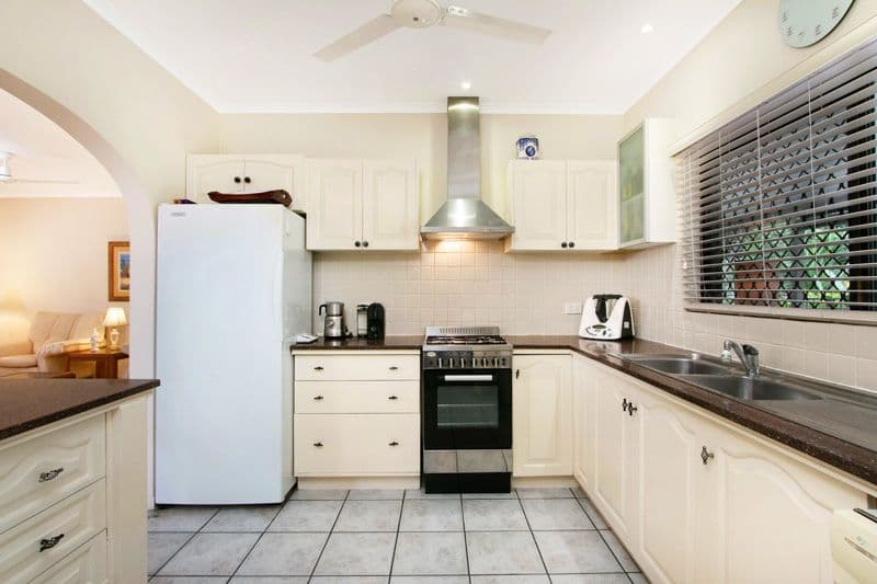 3 Anderson Street, Trinity Beach QLD 4879, Trinity Beach - Thumbnail 4