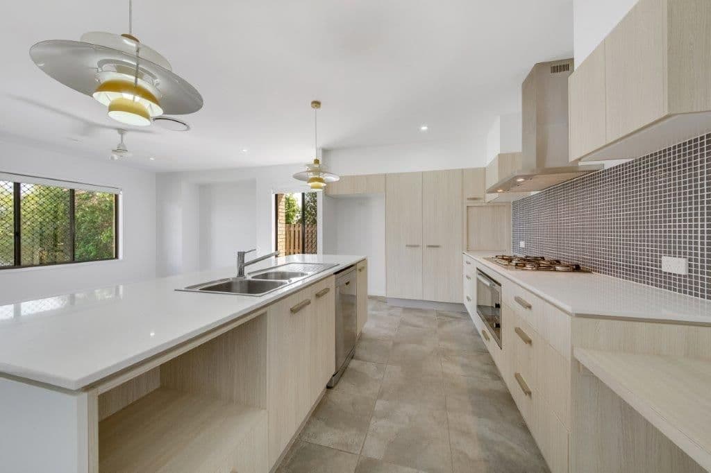 10 Cornforth Crescent, Kirkwood QLD 4680, Kirkwood - Thumbnail 4
