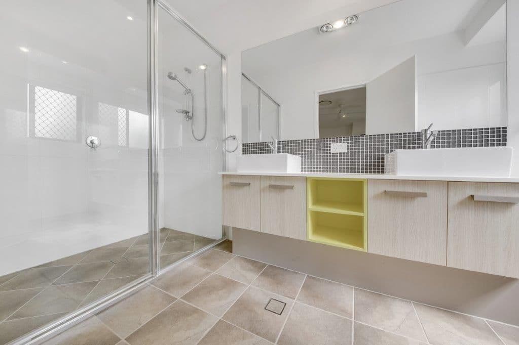 10 Cornforth Crescent, Kirkwood QLD 4680, Kirkwood - Thumbnail 5