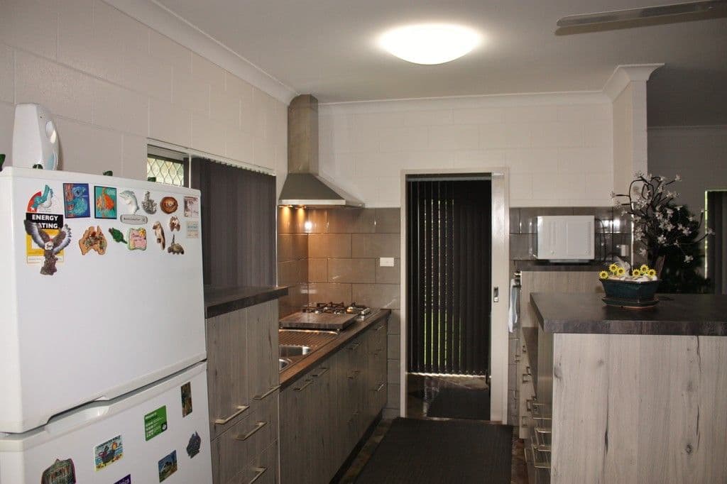 27 Armstrong Street, Edmonton QLD 4869, Edmonton - Thumbnail 3