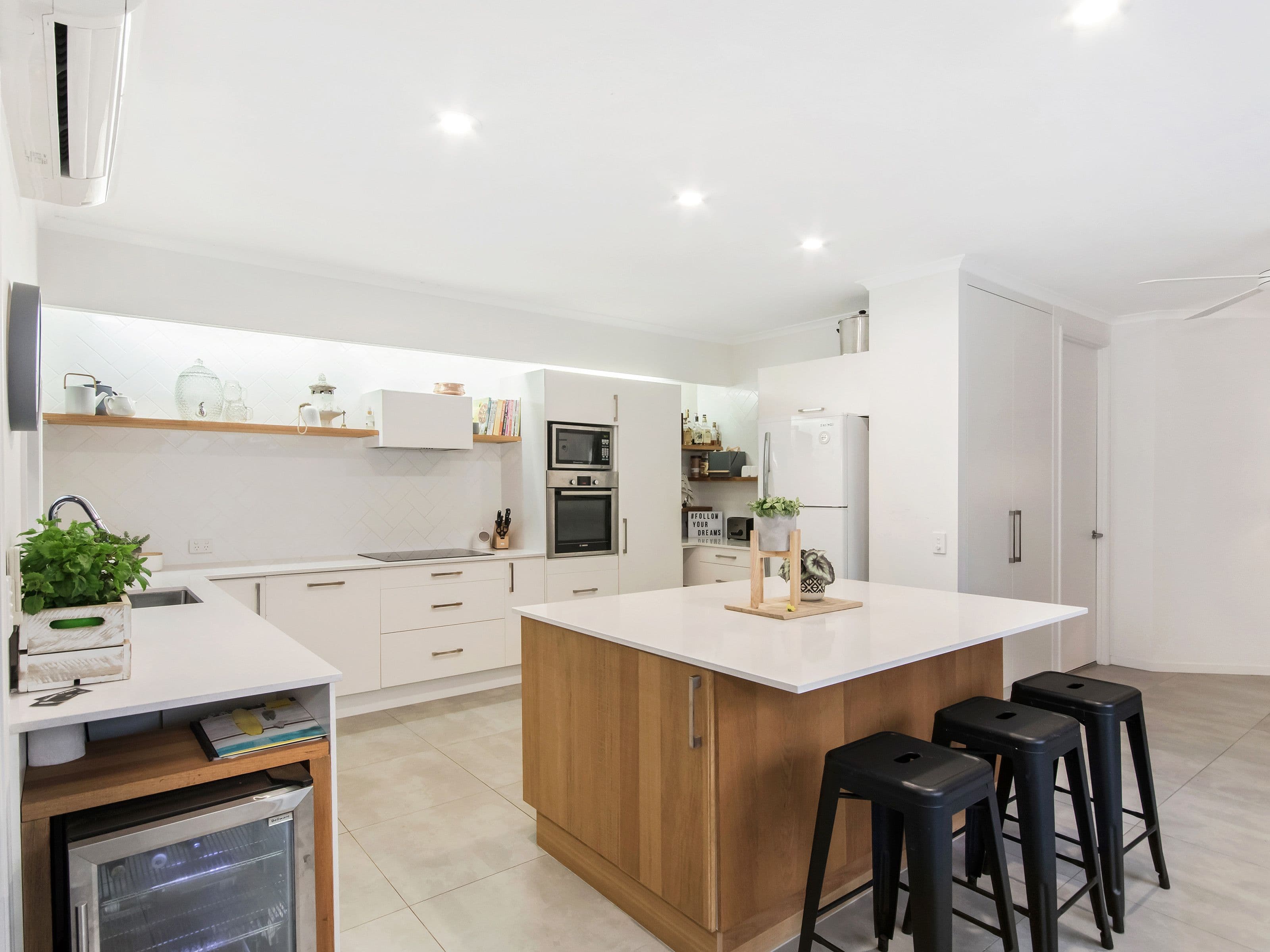 21 Camberwell Circuit, Robina QLD 4226, Robina - Thumbnail 5
