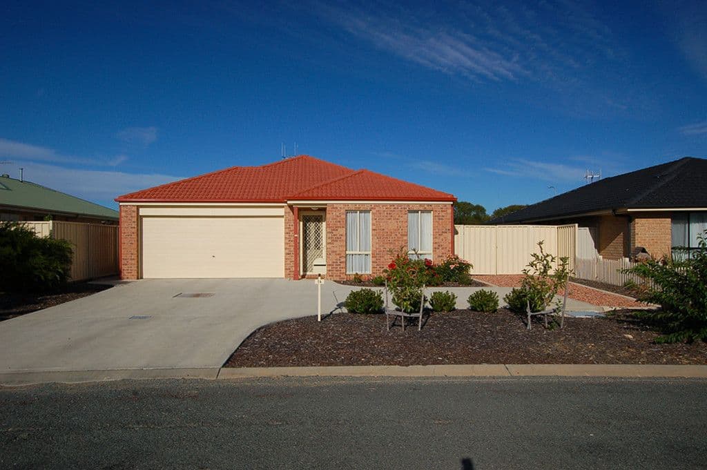 14 Deniston Circuit, Bungendore - Image 1