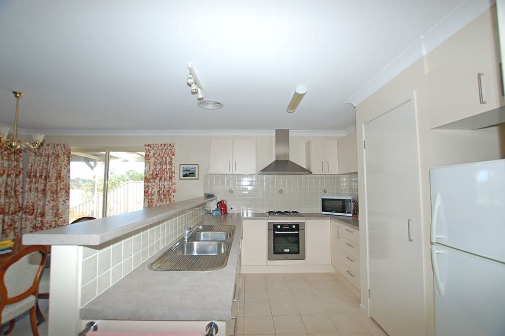 14 Deniston Circuit, Bungendore - Thumbnail 2