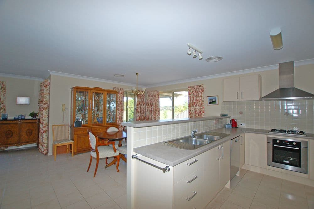 14 Deniston Circuit, Bungendore - Thumbnail 3
