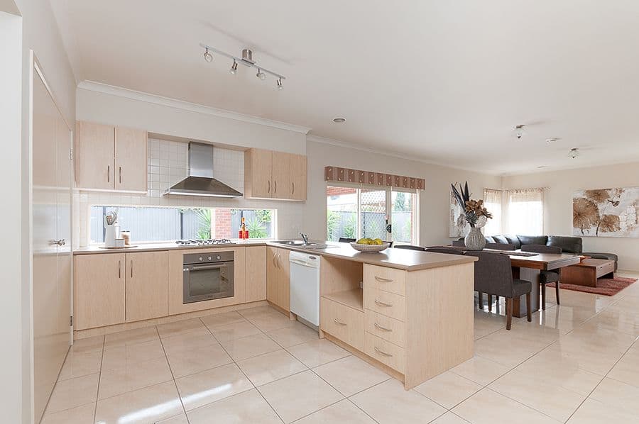 25 Cheltenham Close, CRAIGIEBURN VIC 3064, Craigieburn - Thumbnail 2