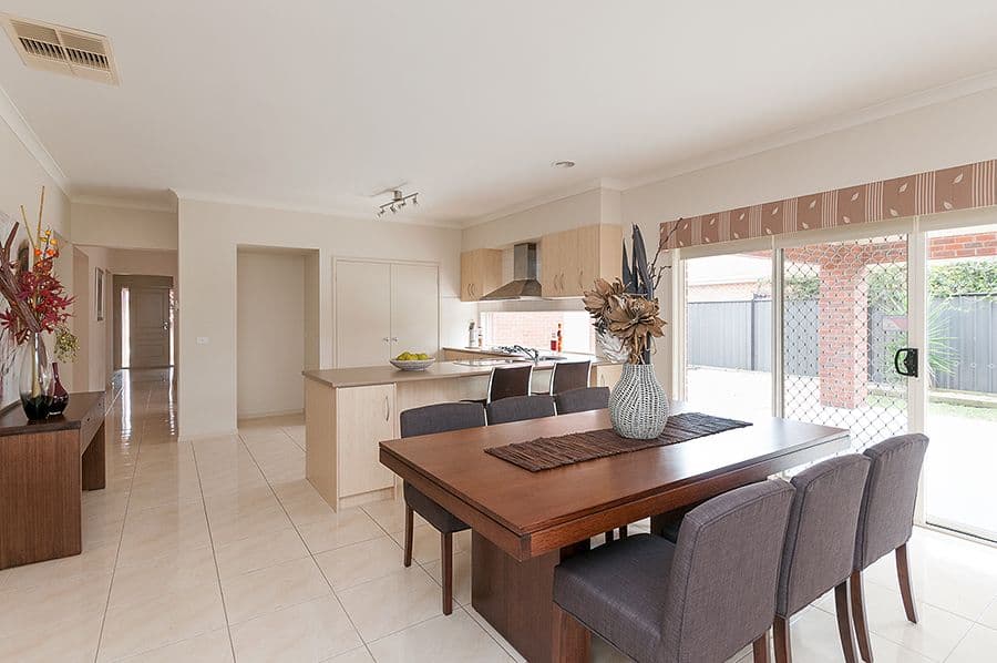 25 Cheltenham Close, CRAIGIEBURN VIC 3064, Craigieburn - Thumbnail 4