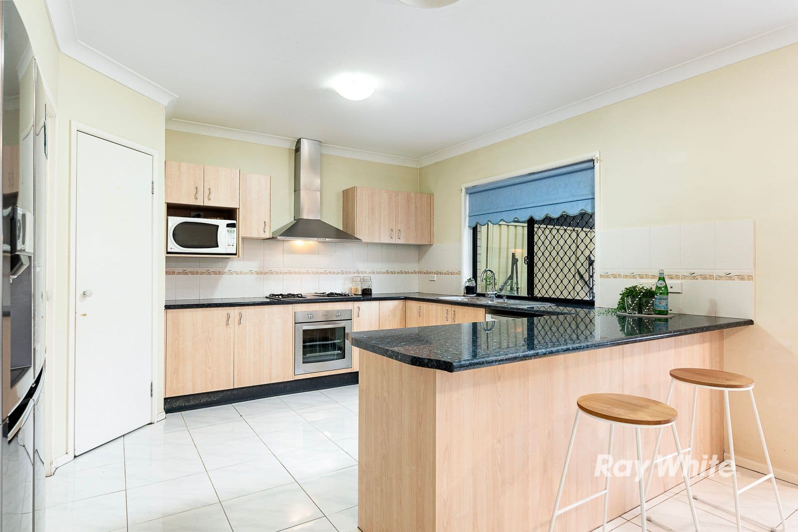 38 Blue Bell Circuit, Kellyville - Thumbnail 4