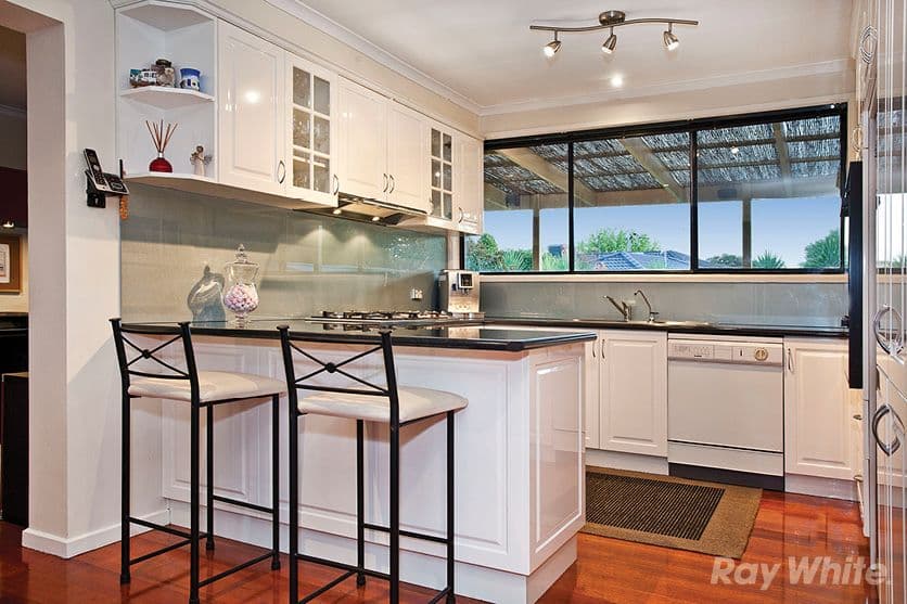 8 Kooringa Crescent, Wheelers Hill VIC 3150, Wheelers Hill - Thumbnail 3