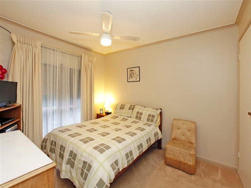 1 Kellaway Crescent, MILL PARK VIC 3082, Mill Park - Thumbnail 5