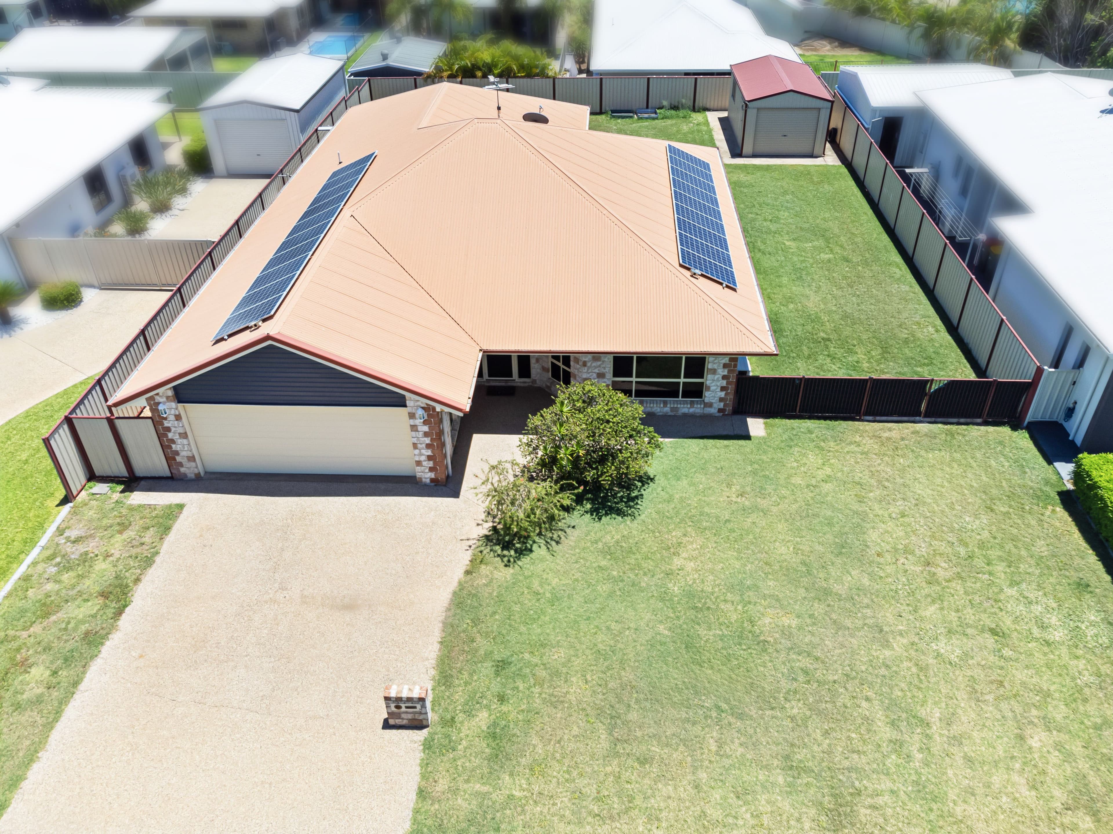 23 Saville Street, Emerald QLD 4720, Emerald - Thumbnail 2