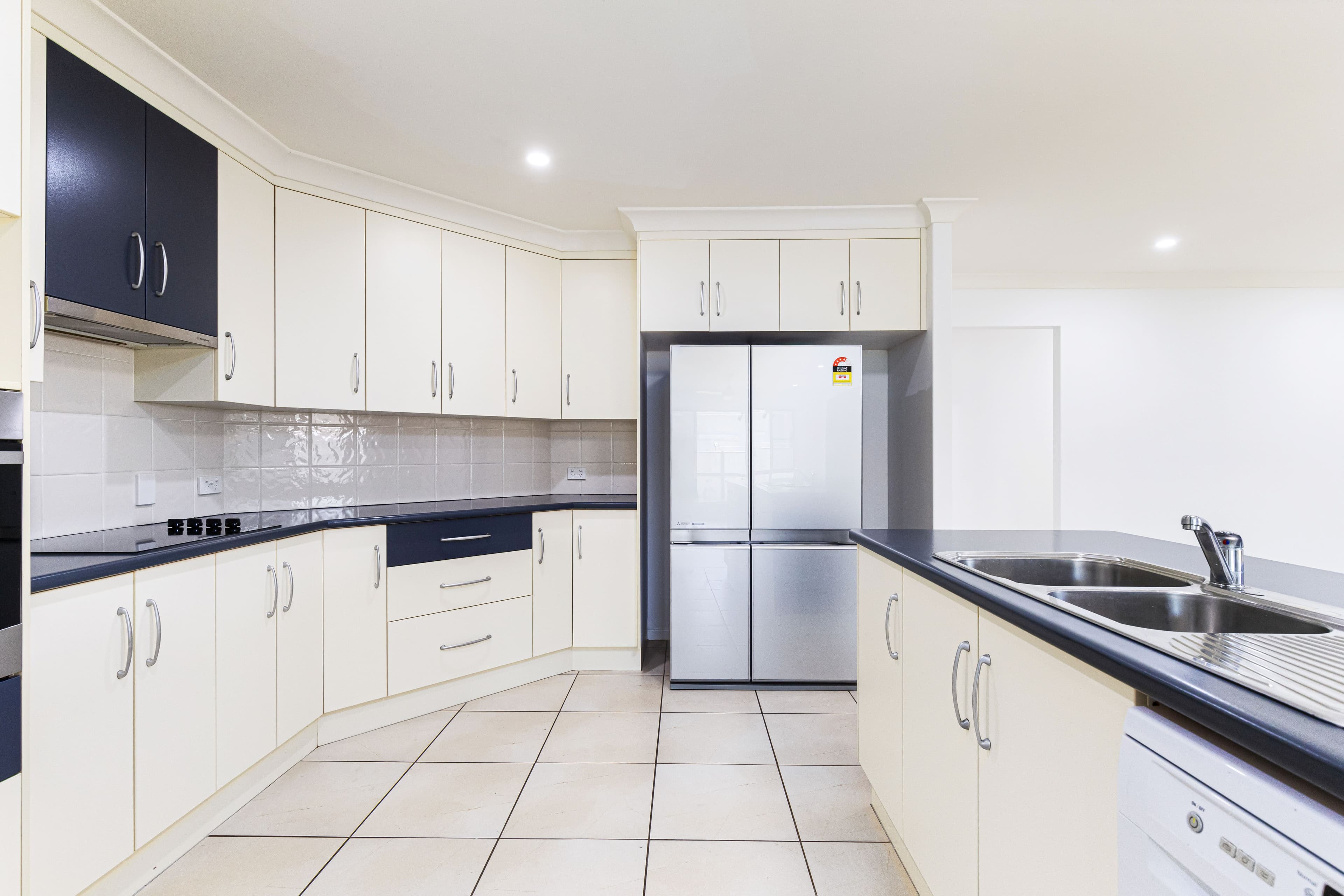 23 Saville Street, Emerald QLD 4720, Emerald - Thumbnail 5