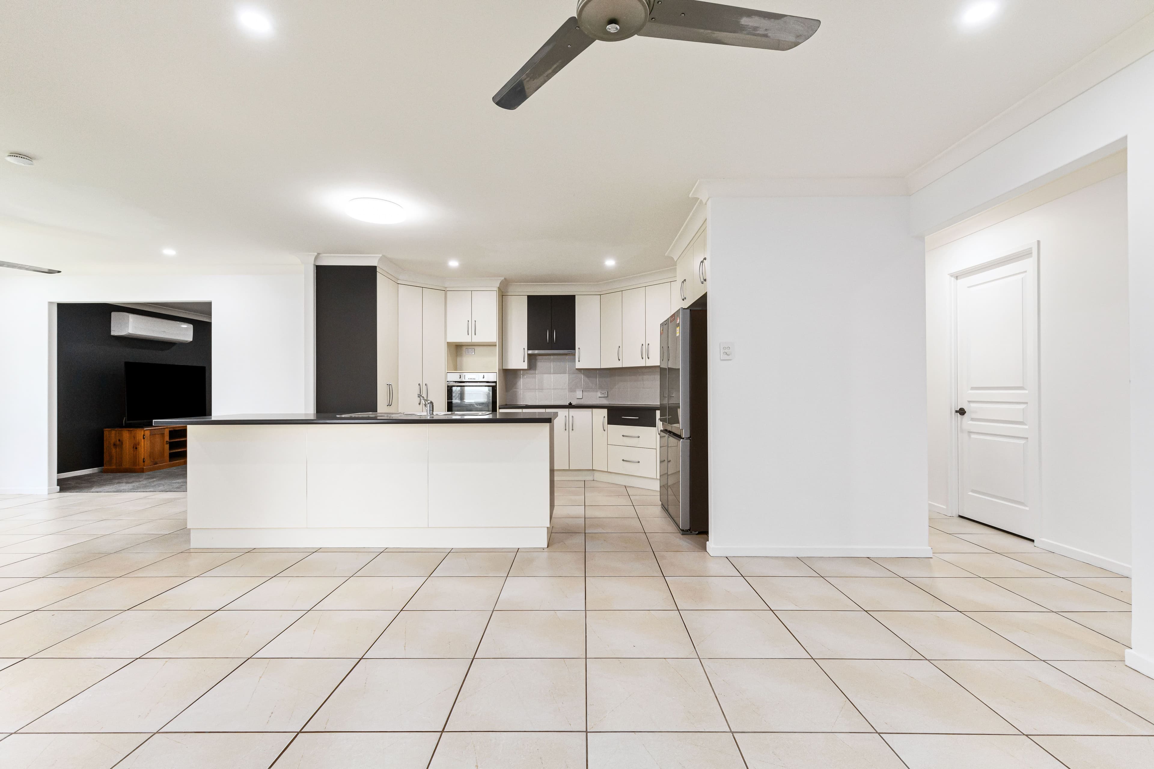 23 Saville Street, Emerald QLD 4720, Emerald - Thumbnail 7