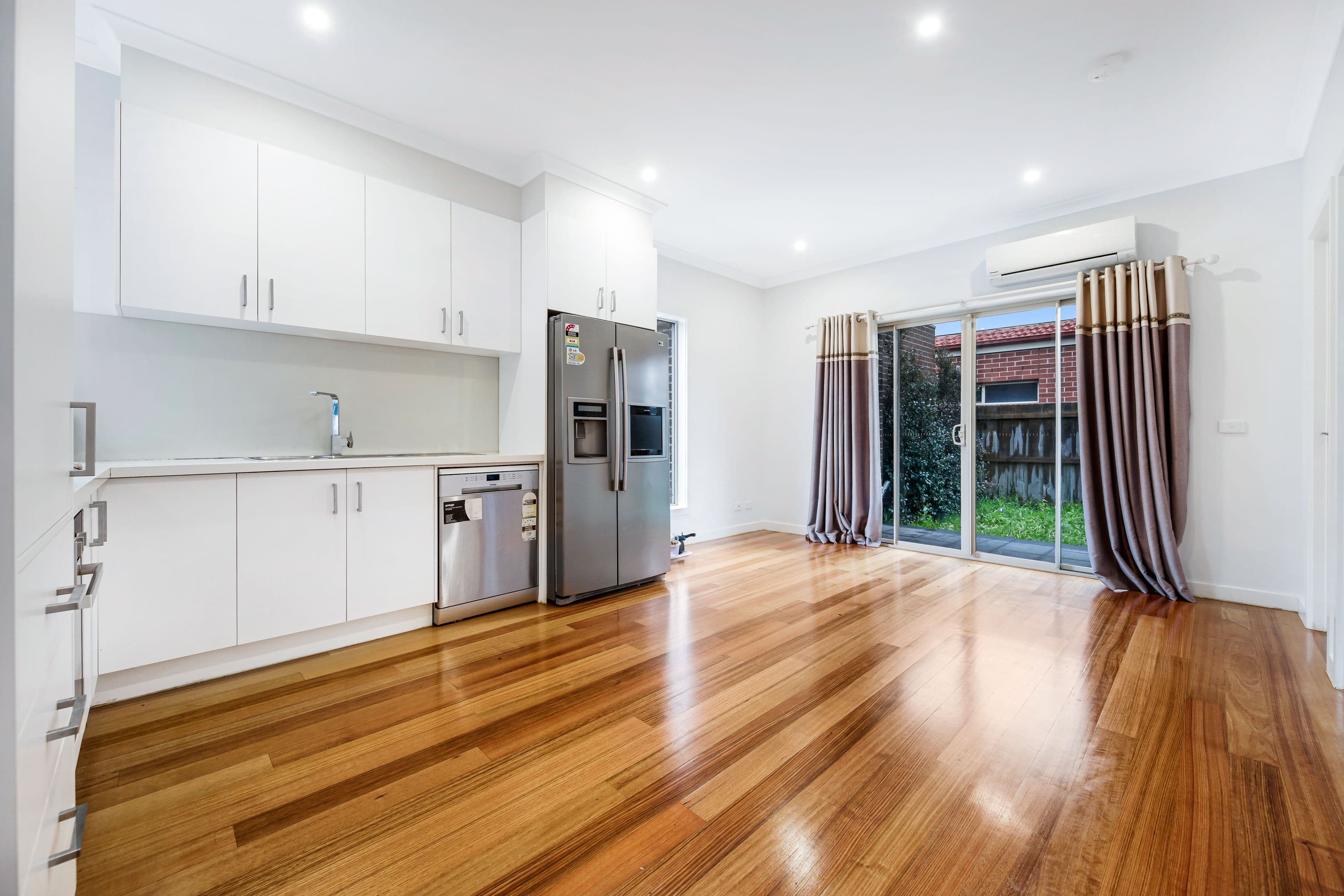 25 Prince Charles Street, Clayton VIC 3168, Clayton - Thumbnail 2