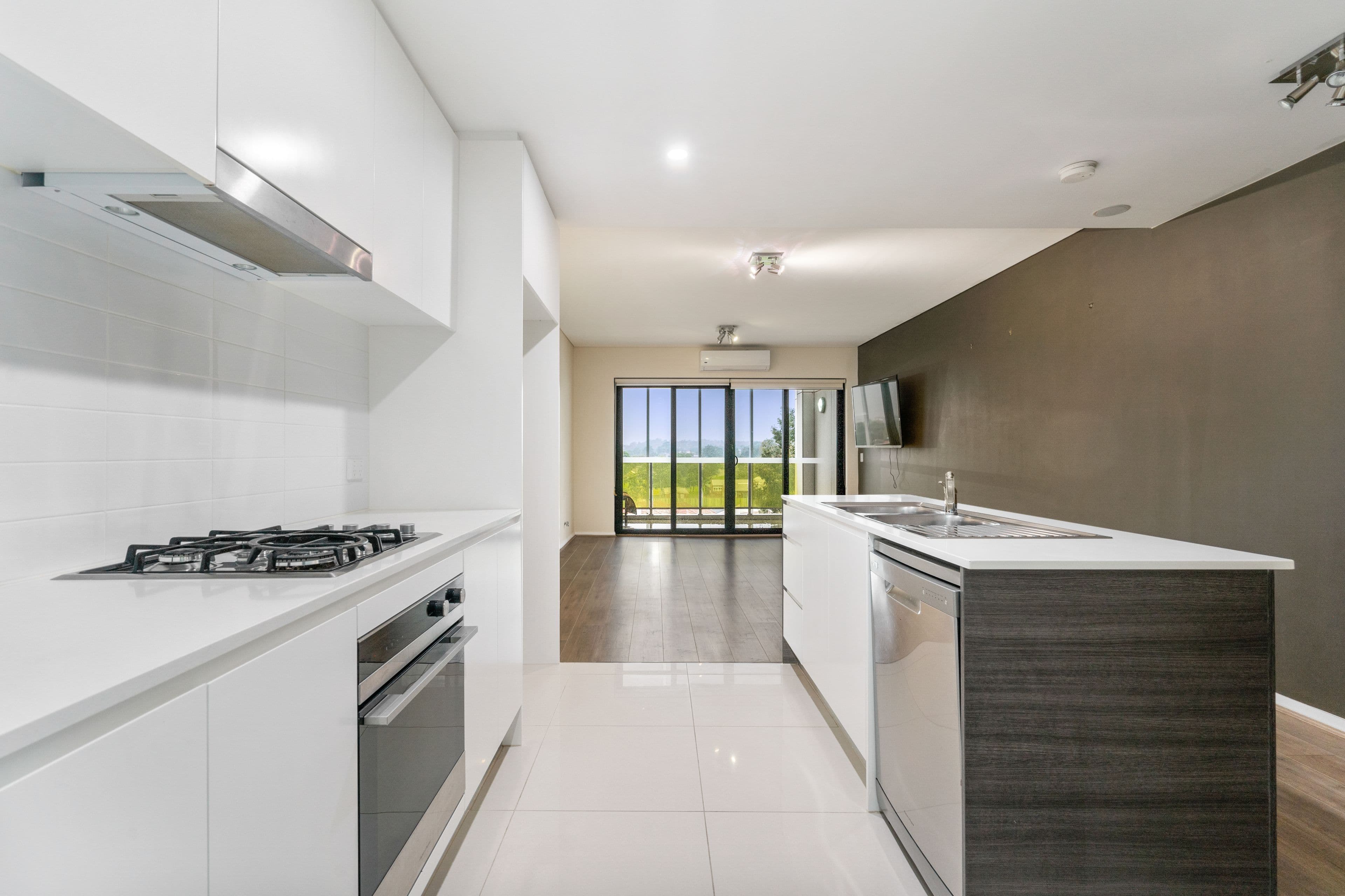 73/2-10 Tyler Street, Campbelltown NSW 2560, Campbelltown - Thumbnail 3