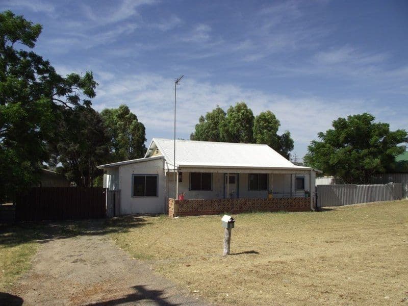 8 Armstrong Street, Dongara WA 6525, Dongara - Image 1