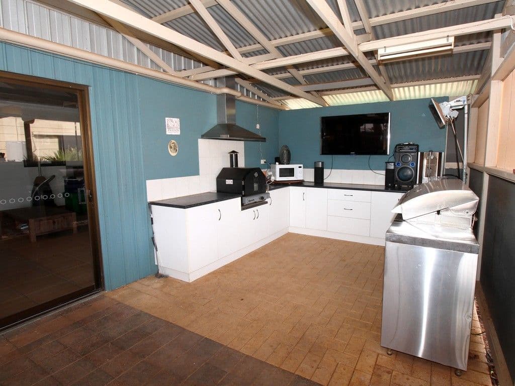 114 Pommy Avenue, Barmera SA 5345, Barmera - Thumbnail 6