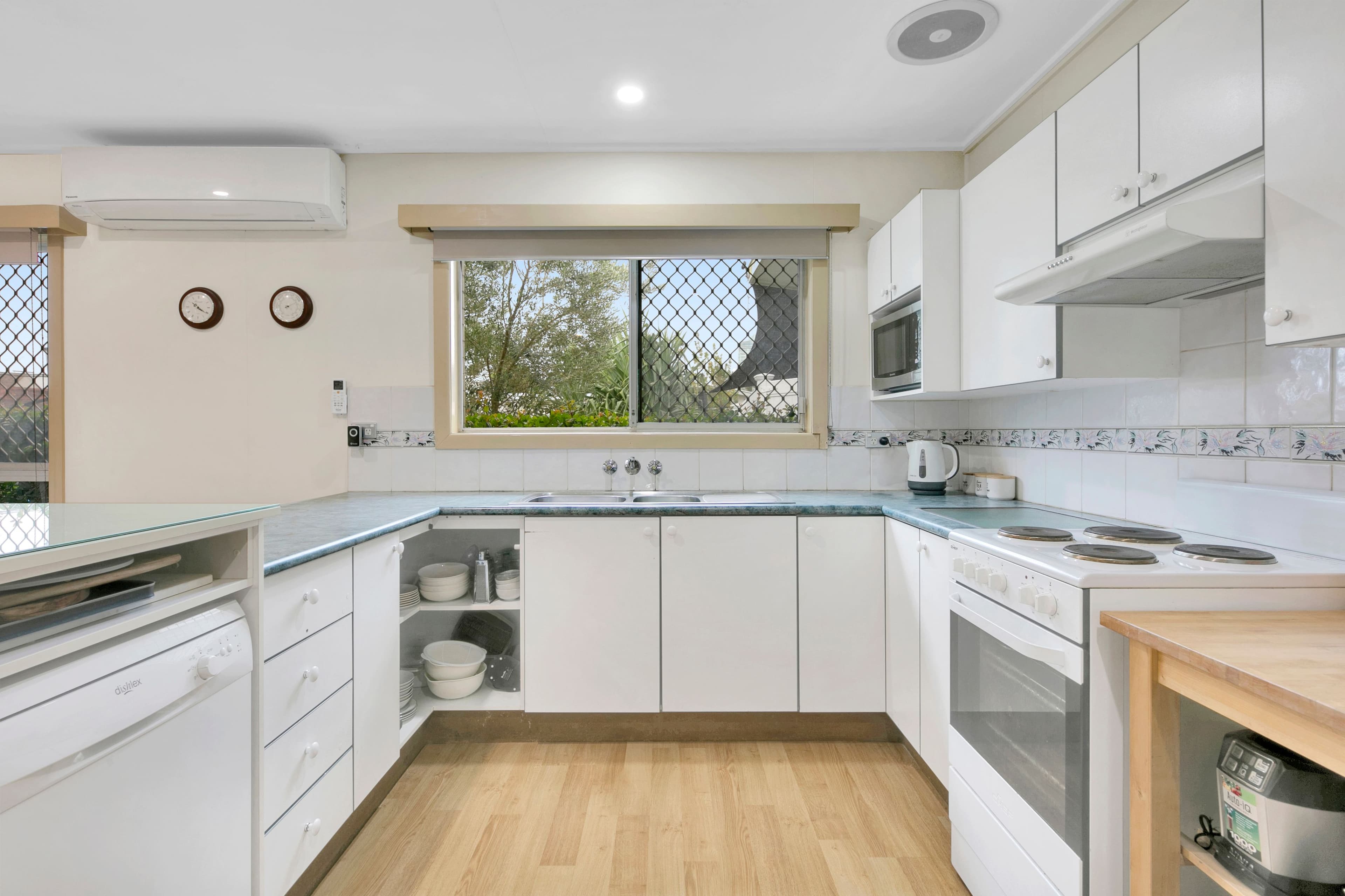 17 Boongala Road, Broadbeach Waters QLD 4218, Broadbeach Waters - Thumbnail 4