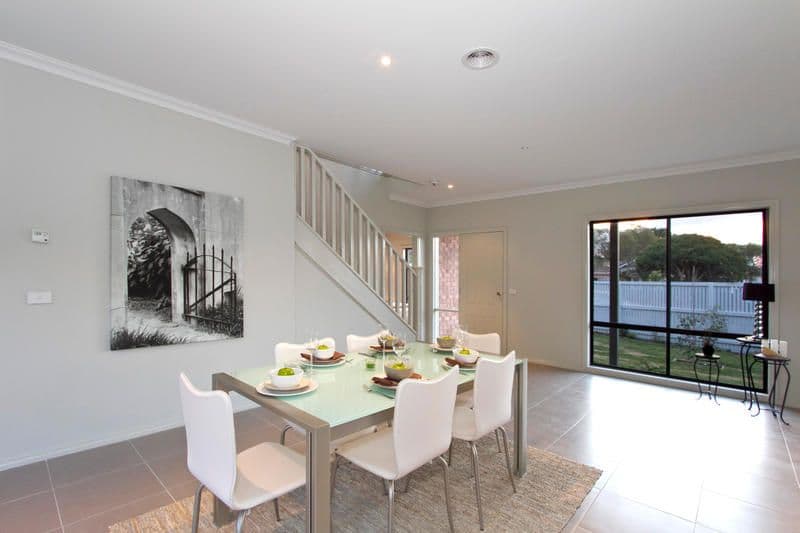 2B Holywood Grove, CARNEGIE VIC 3163, Carnegie - Thumbnail 4