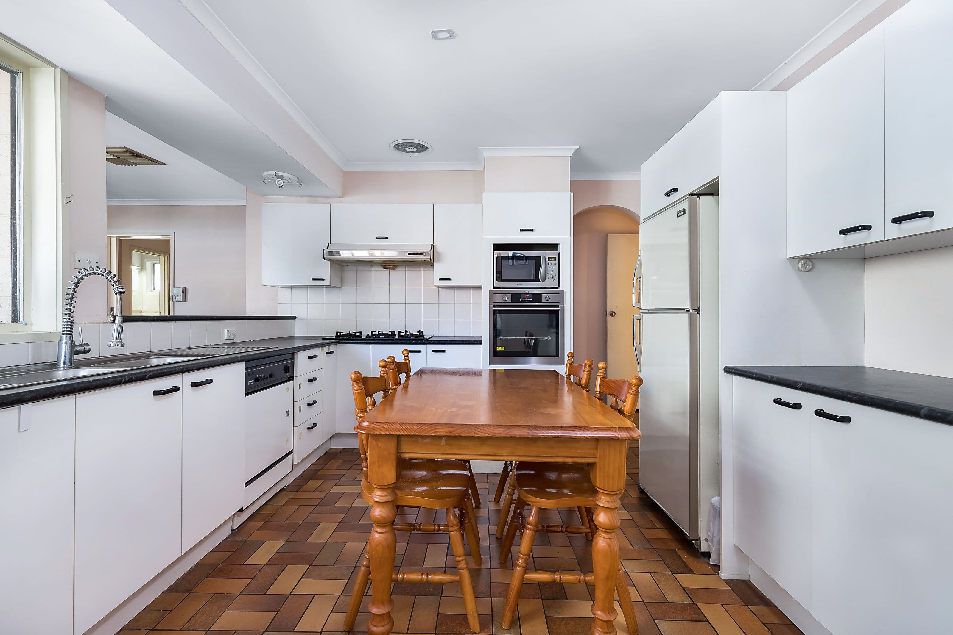 9 Roycroft Close, Glen Waverley VIC 3150, Glen Waverley - Thumbnail 5