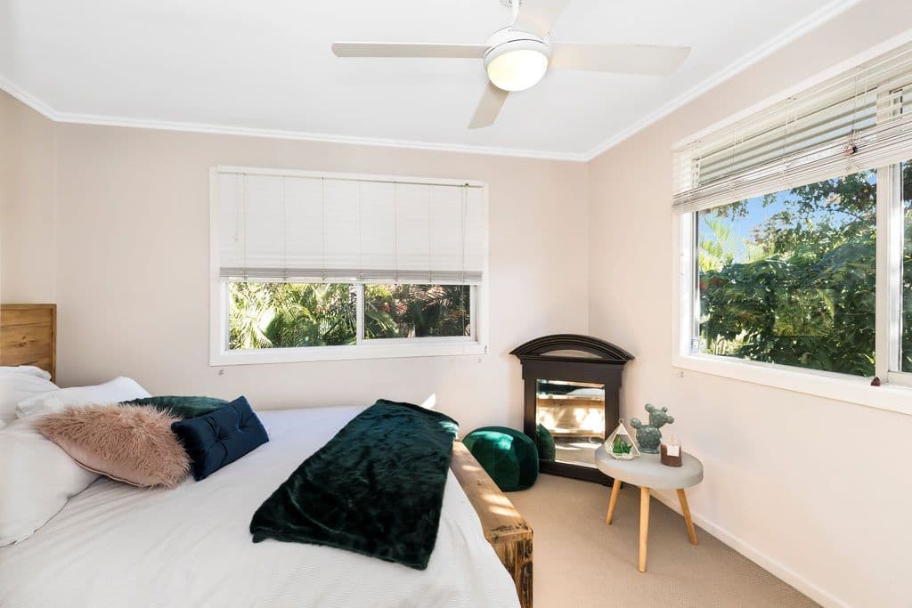 15 Cyril Street, Camp Hill QLD 4152, Camp Hill - Thumbnail 2