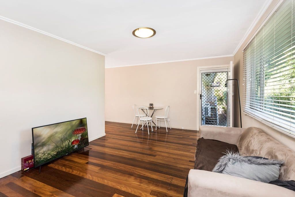 15 Cyril Street, Camp Hill QLD 4152, Camp Hill - Thumbnail 4
