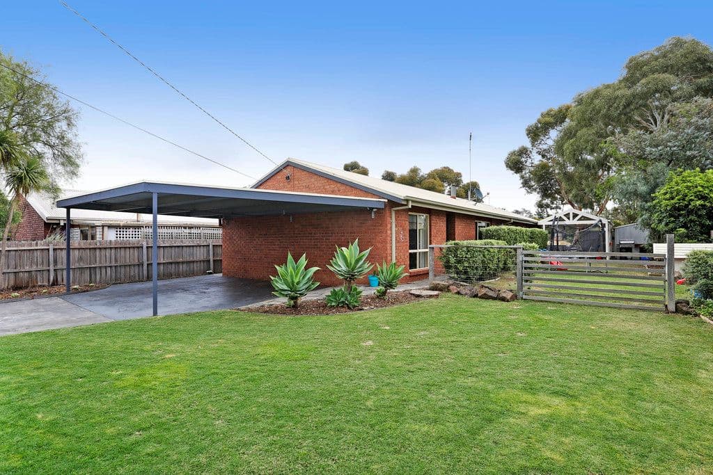 33 Cameron Crescent, Lara VIC 3212, Lara - Image 1